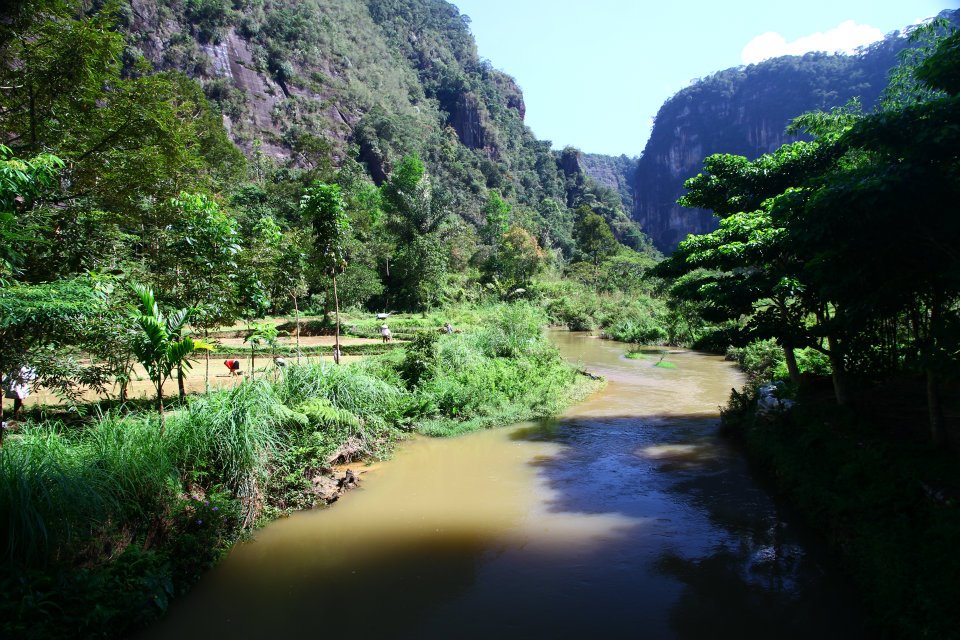 road trip to harau valley with air manis hillside retreat padang west sumatra