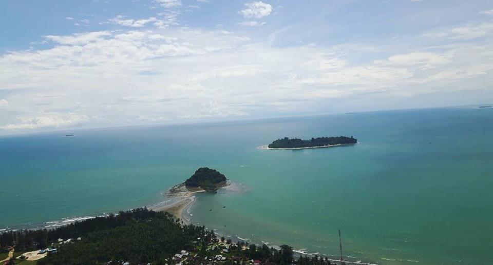 enjoy air manis hill and beach with air manis hillside retreat padang west sumatra