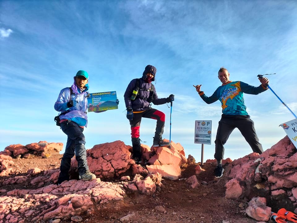 kerinci volcano climbing with air manis hillside retreat padang west sumatra